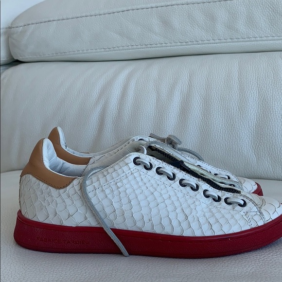 Sneak Sneacker - Picture 3 of 3